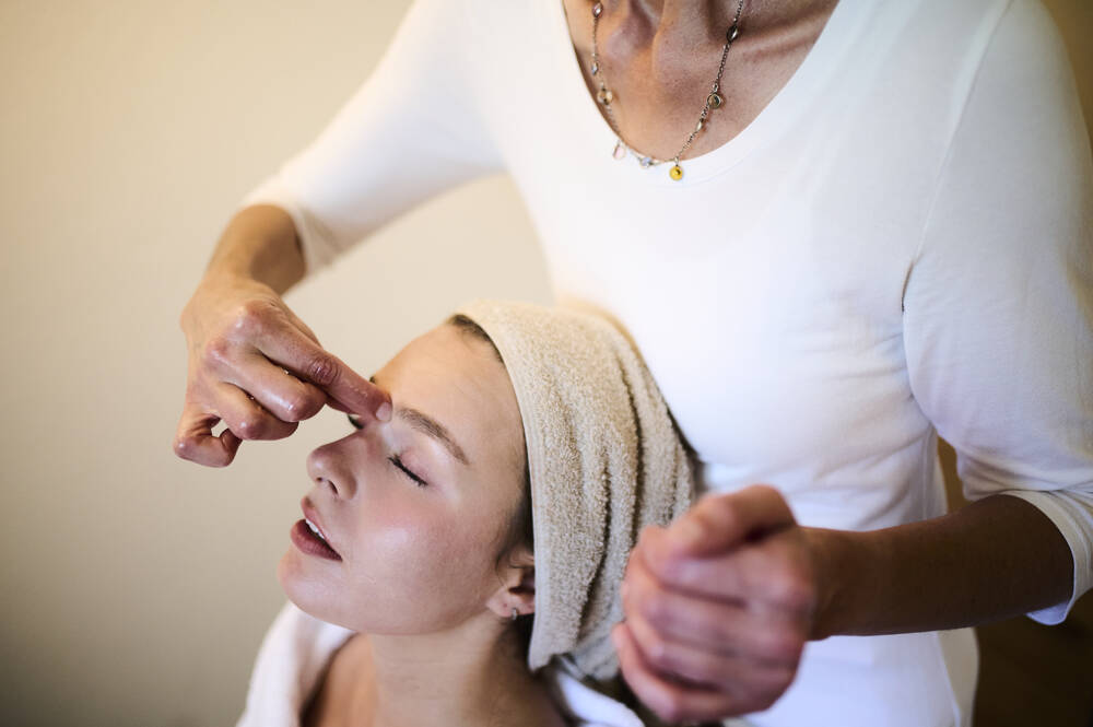 Ayurvedische Kopf-Gesicht-Nackenmassage